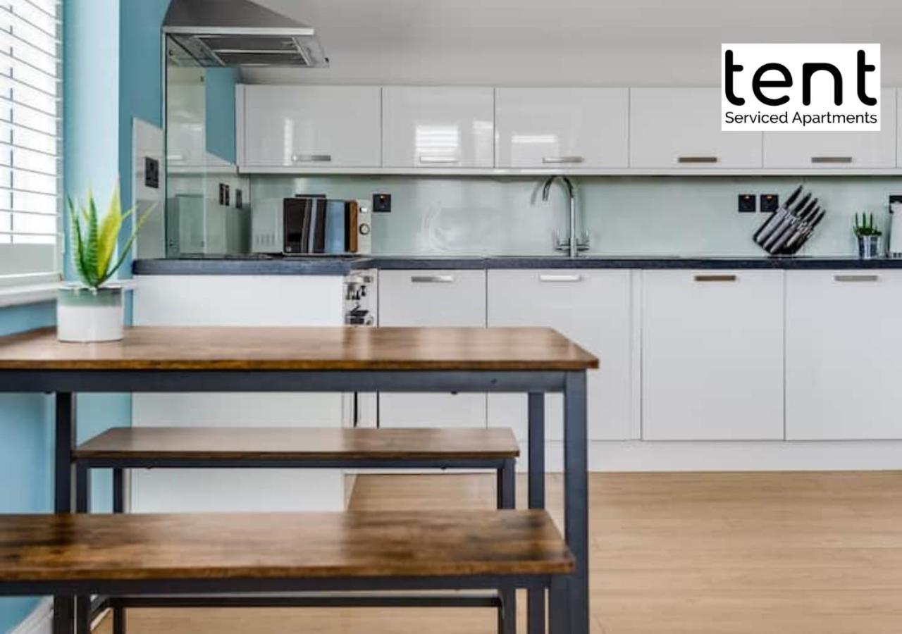 Stylish 1 Bed Apt , Central , Pkg, Perfect For Long Stays Egham Luaran gambar